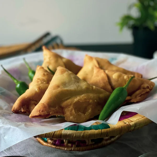 Aloo Wala Samosa – yumnaskitchenette